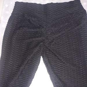 Scrunchie butt leggings